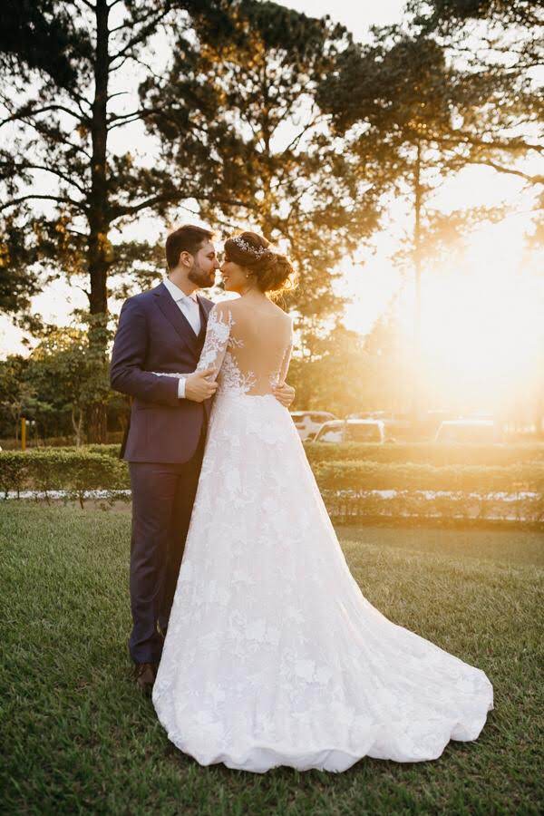 vestido de noiva para casamento ao por do sol